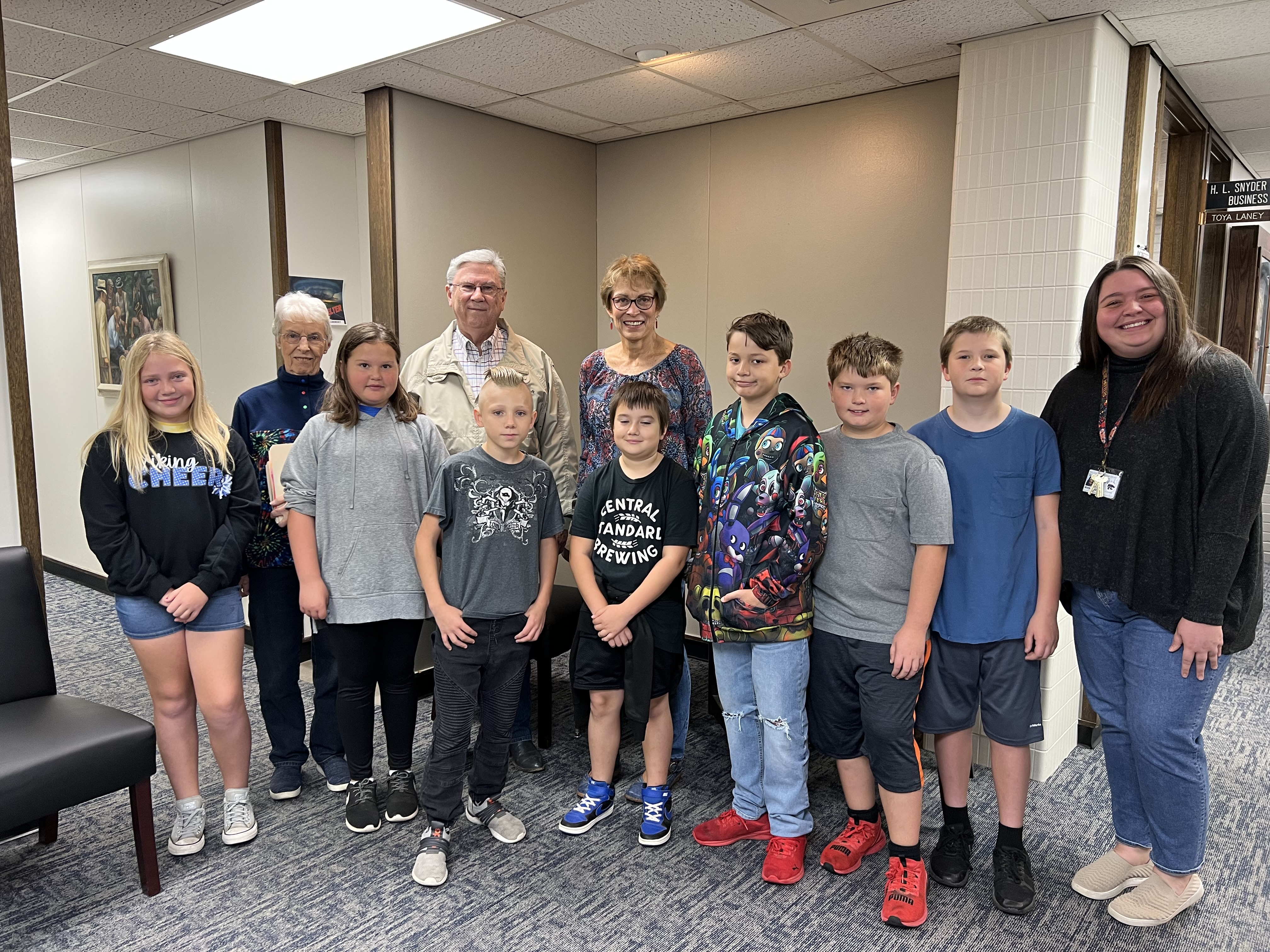 2022-11 Sidnie Davidson & students say thankyou for music grant